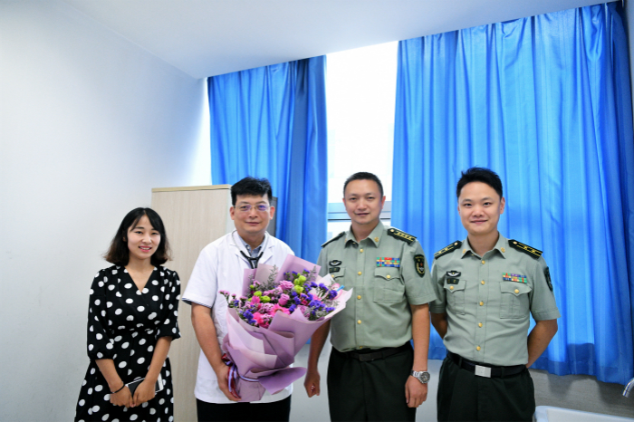 9月10日是我国第34个教师节,新桥医院弘扬尊师重教优良传统,吴昊院长