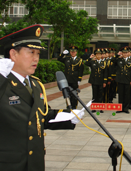 军装礼服绶带戴错了图片